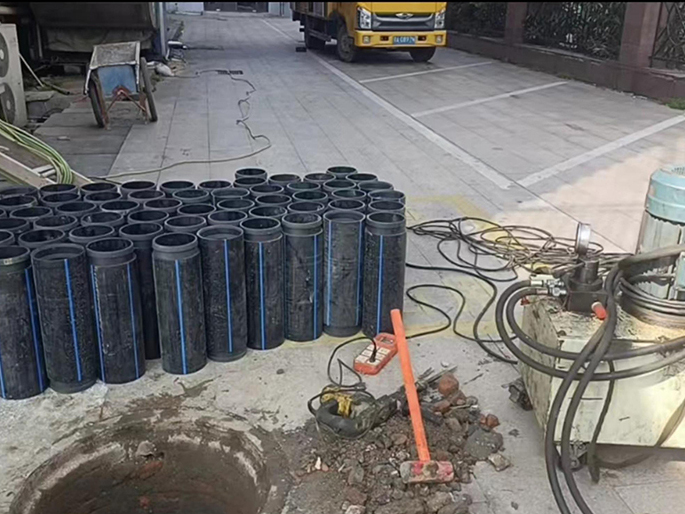 松桃PE置换管厂家 DN315置换管 非开挖管短管置换